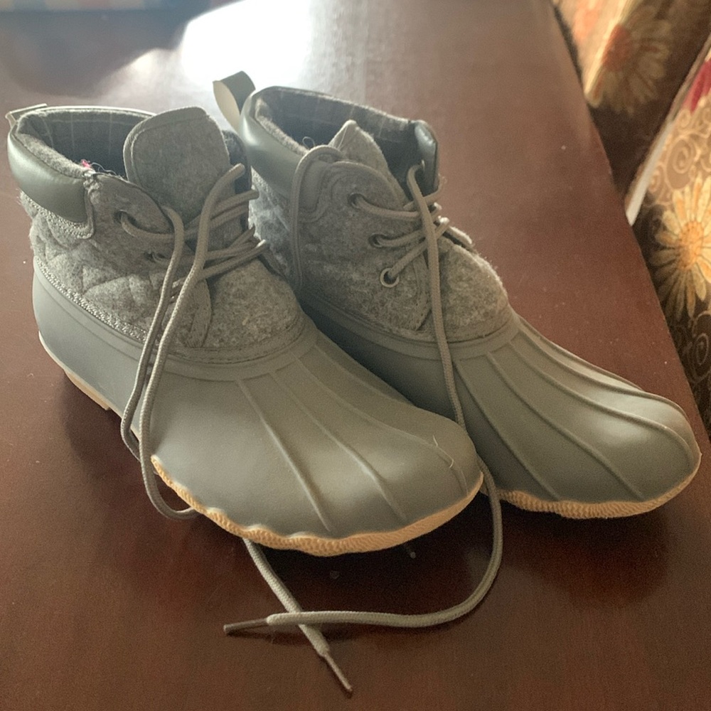Gypsy Jazz grey duck boots size 7